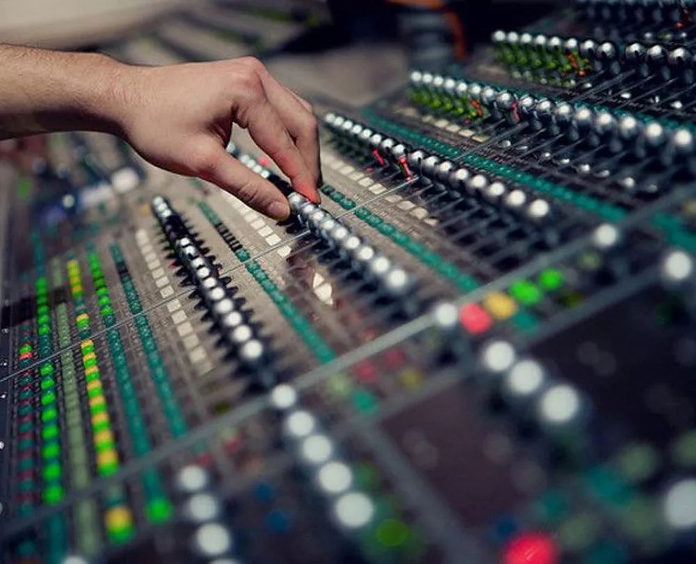 揭秘“百萬調音師”——錄音制作中的魔法師