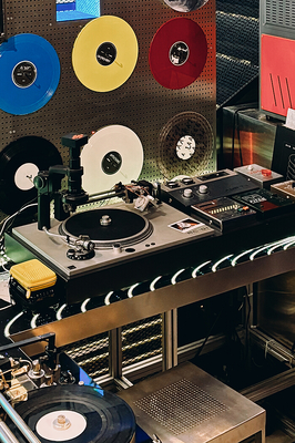 深圳ENJOY | 來吧！夏天的深圳就“泡”在黑膠唱片店里吧